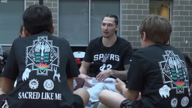 Spurs’ Lindy Waters III hosts basketball clinic for Indigenous youth in San Antonio