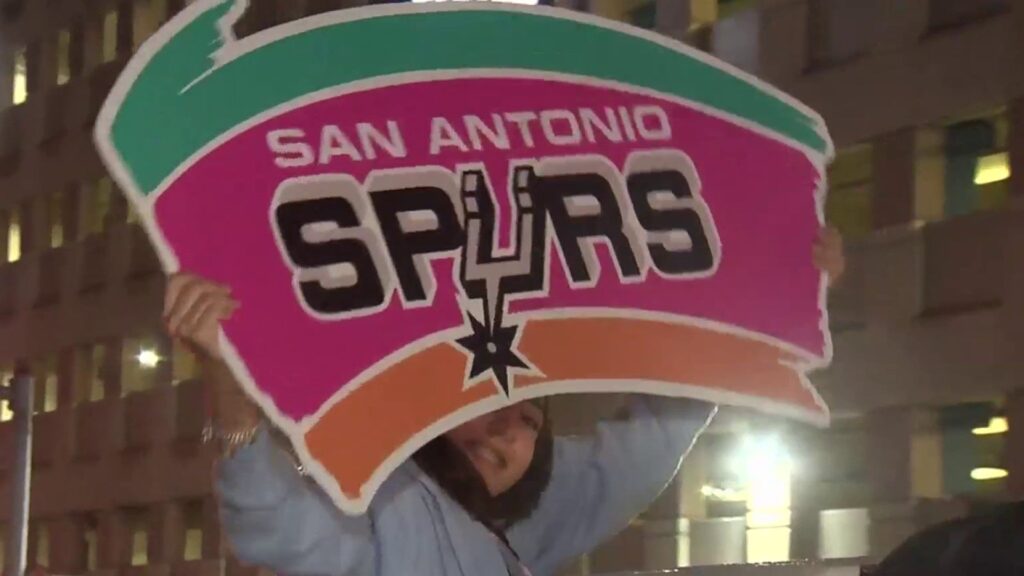 Spurs playoff crowds could merge with Fiesta’s NIOSA celebrations Tuesday night