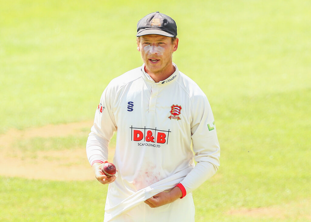 Thain becomes county cricket's first injury substitute after Essex captain Westley breaks finger