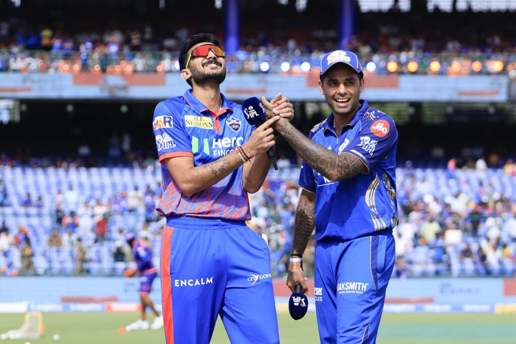 Unchanged DC bowl; MI make three changes with Hardik out