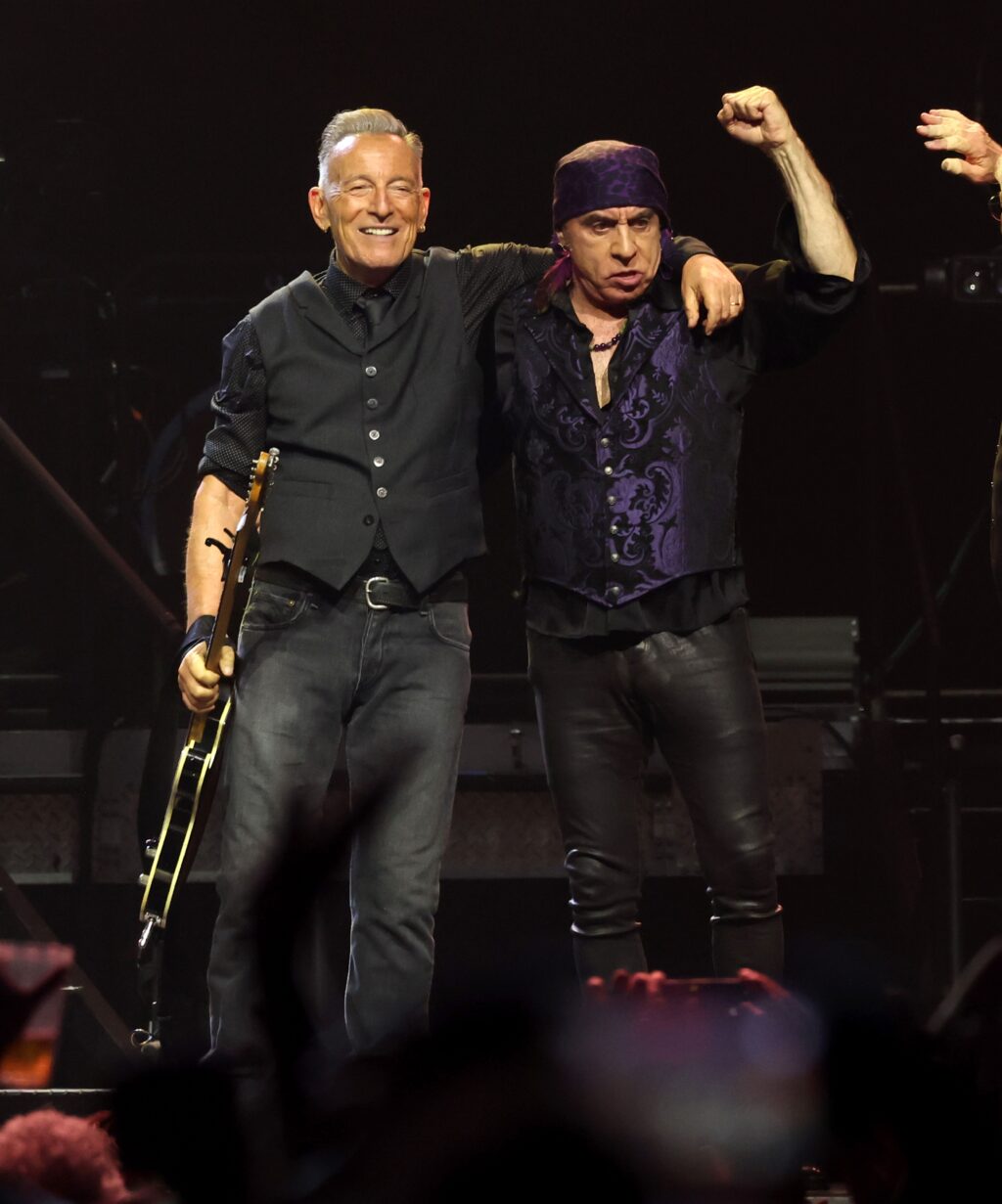 Watch Bruce Springsteen Cover “Purple Rain” in High-Def