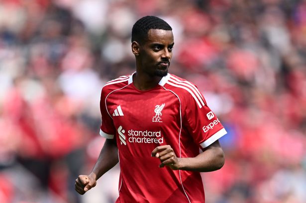 Alexander Isak decision confirmed as Arne Slot hopes for Liverpool boost