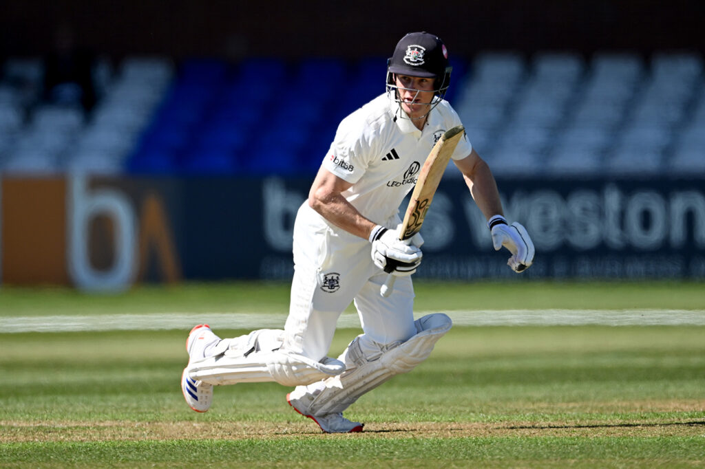 Bancroft battles as low-scoring thriller heads for fourth-day climax