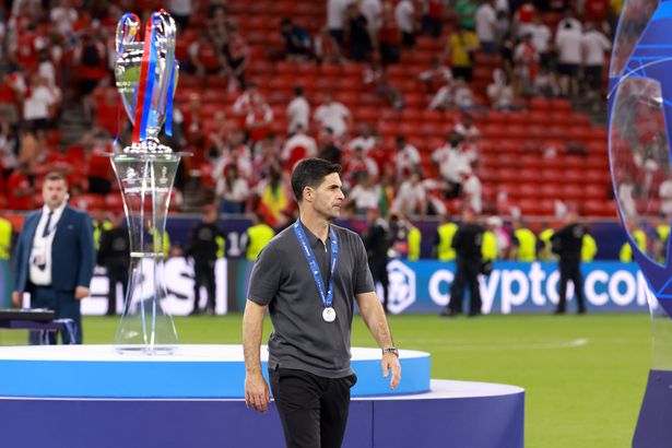 Chelsea aim 15-word dig at Arsenal immediately after Champions League final loss to PSG