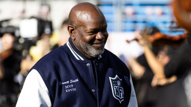 Emmitt Smith wowed Mexico with visit to pro football game in rising league as Dallas Cowboys legend seeks to learn more about the LFA