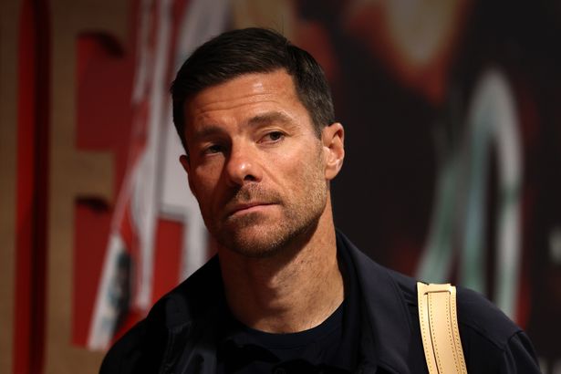 Every word Xabi Alonso said as Chelsea boss stopped on street and asked transfer question