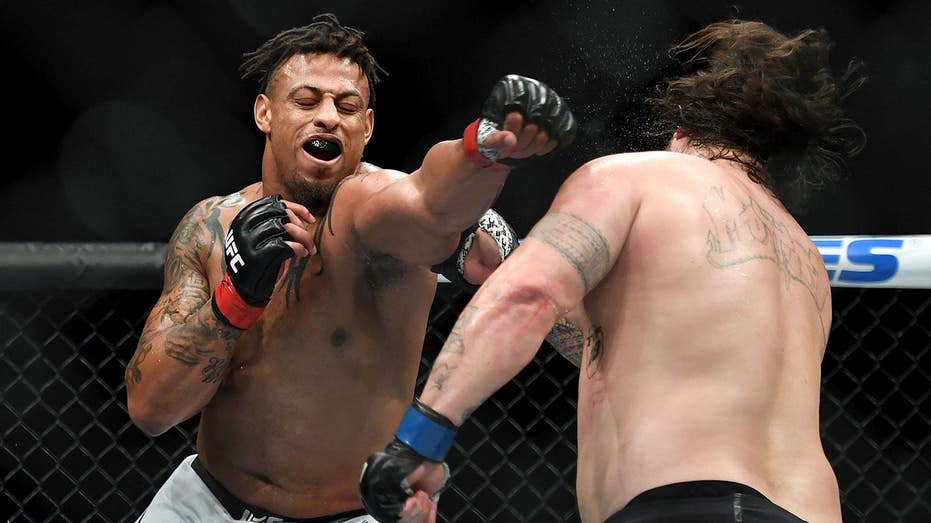 Ex-NFL star knocked out in MMA fight after coming into bout with weight advantage