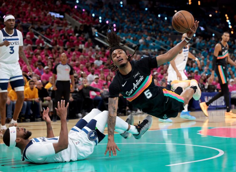 It’s time for Playoff Basketball: San Antonio Spurs vs Minnesota Timberwolves, Game 2