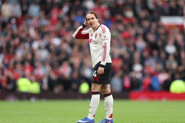 Jamie Carragher furious with Federico Chiesa as Liverpool star compared to flop