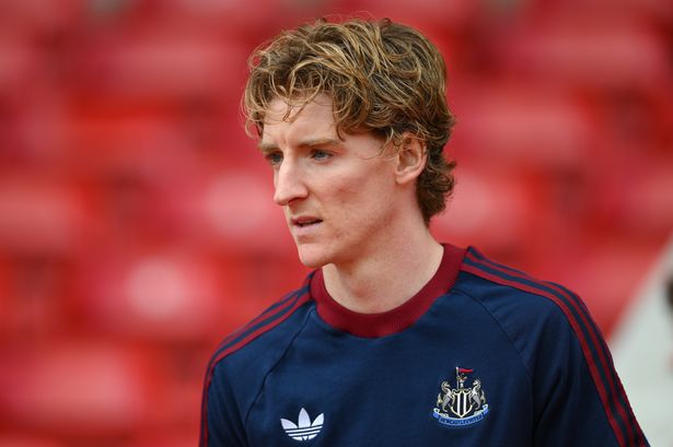 Liverpool handed Anthony Gordon lifeline as Bayern Munich takes hard stance on transfer fee