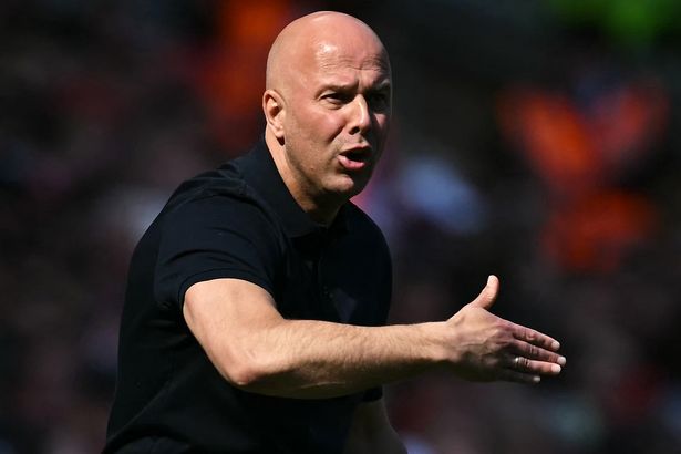Liverpool urged to 'break the bank' for Arne Slot replacement who is 'bored' in current job
