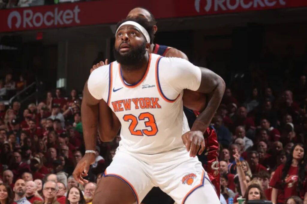 Mitchell Robinson plans to play in Game 1 of NBA Finals after undergoing surgery on broken pinky in Knicks boost