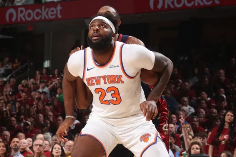 Mitchell Robinson plans to play in Game 1 of NBA Finals after undergoing surgery on broken pinky in Knicks boost