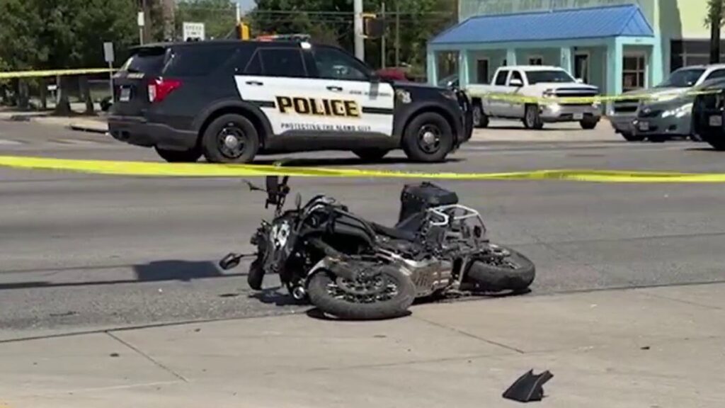 Motorcyclist suffers life-threatening injuries after crash on West Side, police say