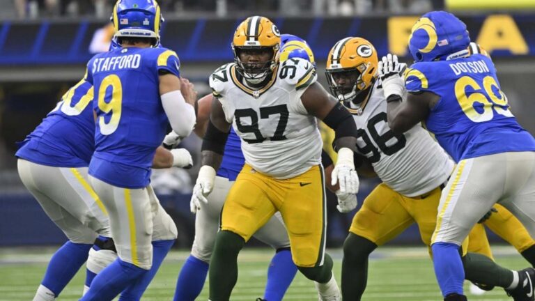 Netflix lands Rams-Packers, first NFL game on Thanksgiving Eve