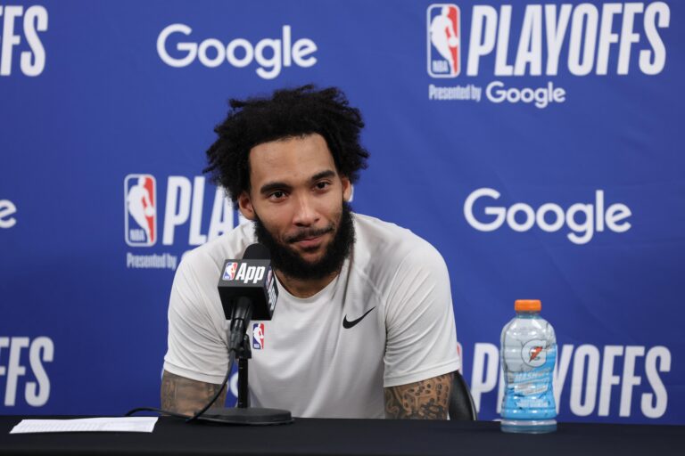 Open Thread: Spurs players seen shopping in town prior Game 1