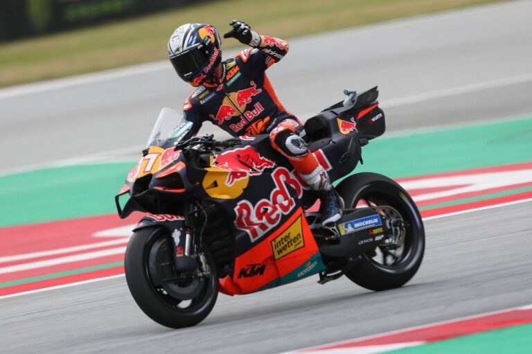 Pedro Acosta sends KTM to the top in Barcelona despite “bittersweet” feeling