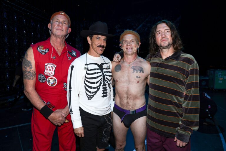 Red Hot Chili Peppers Sell Music Catalog to Warner for $300 Million
