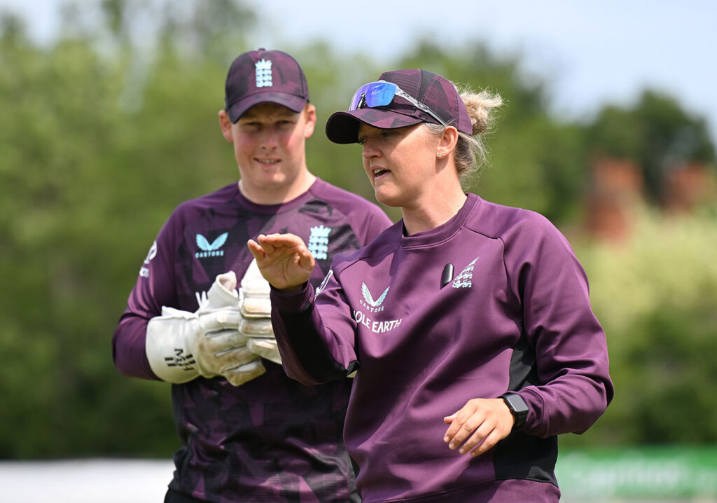 Sarah Taylor appointed England Men's Test fielding coach for New Zealand series