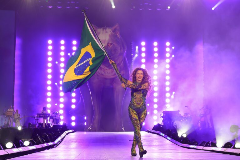 Shakira Brings Her Biggest Hits To Free Rio de Janeiro Show