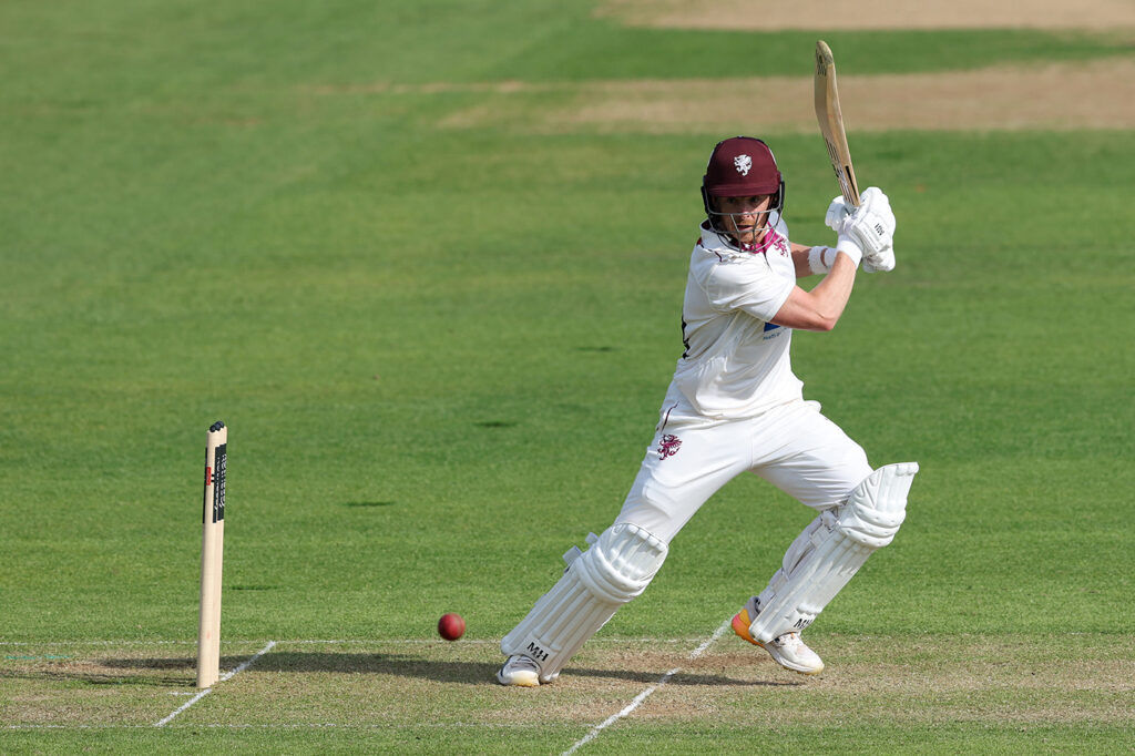 Somerset regain the ascendancy after hard-fought third day
