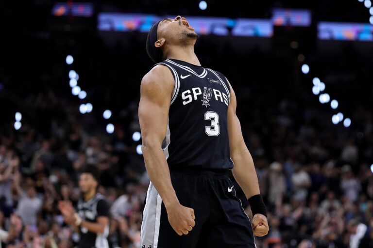 Spurs vs. Timberwolves player grades: San Antonio defends home court to take a 3-2 series lead
