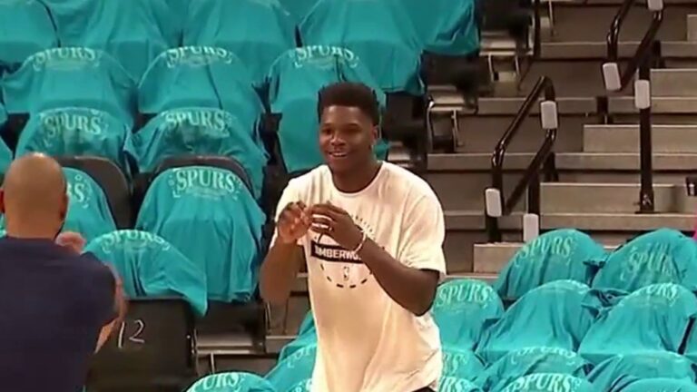 Timberwolves’ Anthony Edwards participates during game day shootaround