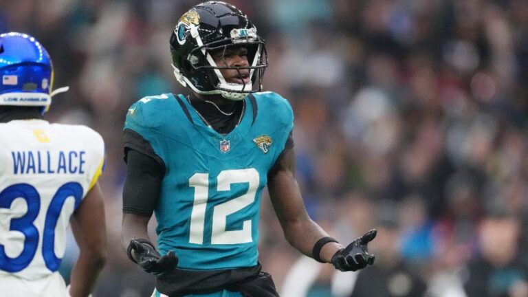 Travis Hunter Chimes In on Critics of Playing Both Ways for the Jaguars in 2026