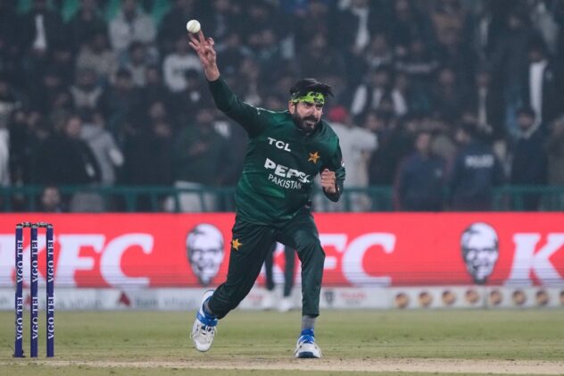 Warwickshire sign Usman Tariq for T20 Blast