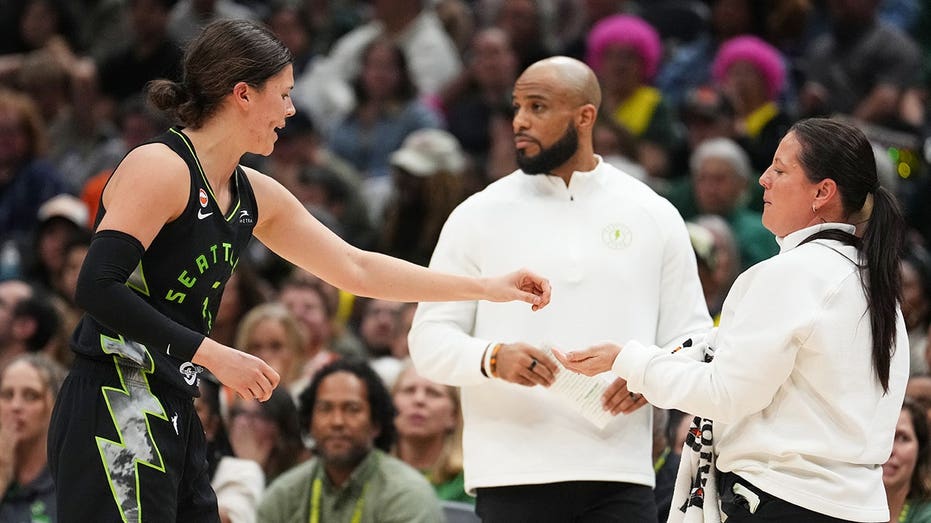 WNBA guard chips her tooth in painful scene while diving for loose ball