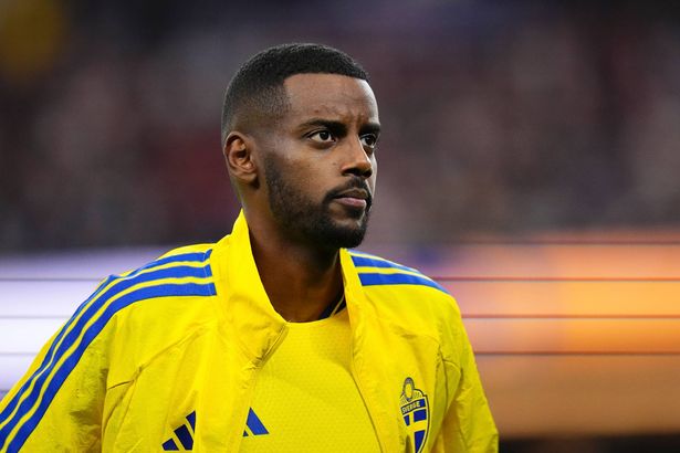 Alexander Isak explains decision as Liverpool fans notice something at World Cup