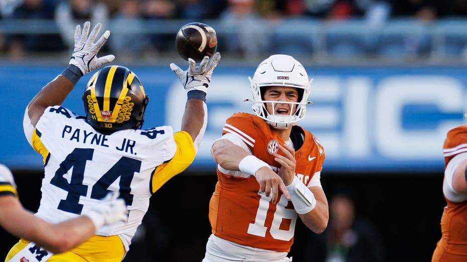 Arch Manning's NFL star grandfather laments hype around Texas quarterback
