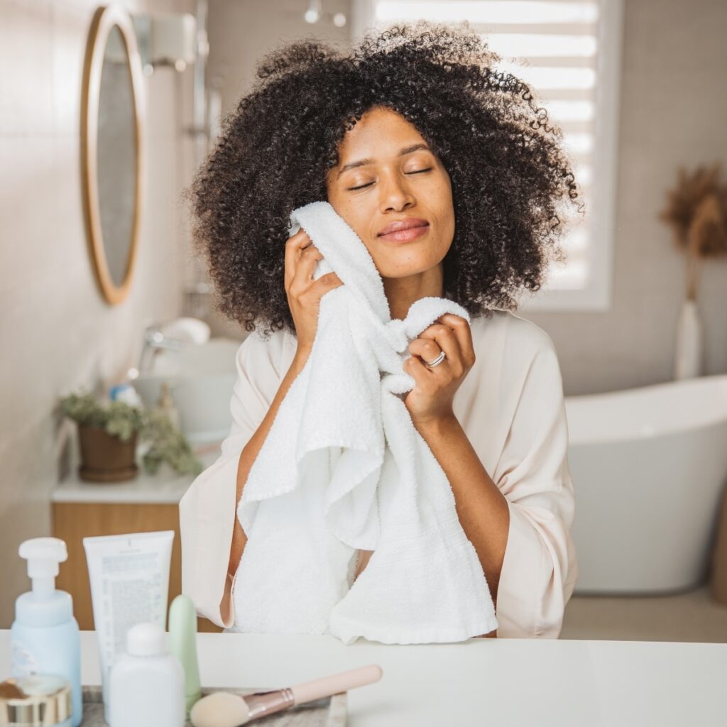 Can Your Musty Bath Towel Cause Skin Problems? We Asked an Expert