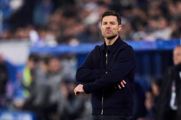 Chelsea urged to sign 'top class' star to solve one of Xabi Alonso's main issues