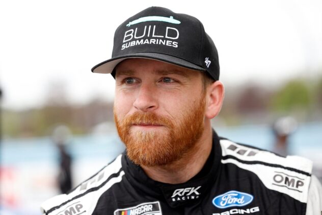Chris Buescher signs multi-year contract extension with RFK Racing