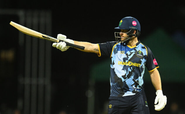 Dickson helps Glamorgan past old side Somerset on night of floodlight drama