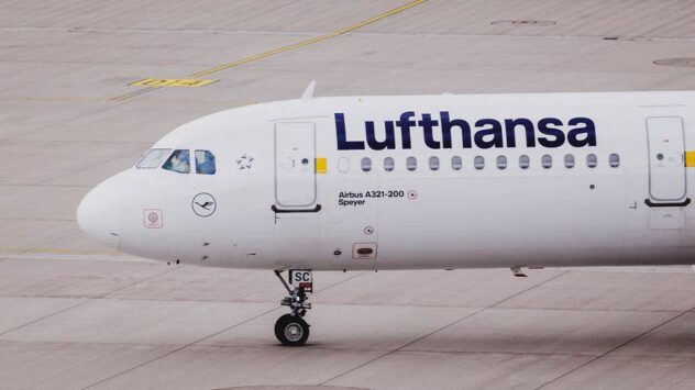 Fitness influencer says Lufthansa told her she looked ‘naked,’ forced her to zip up before boarding flight