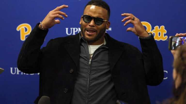 Inside source reveals big update on possible Aaron Donald return, Rams rumors