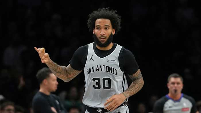 Julian Champagnie returns to San Antonio Spurs on new 3-year contract