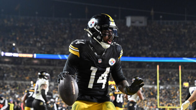 Kenneth Gainwell Could Play Bigger Role While Bucky Irving Recovers