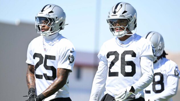 Las Vegas Raiders starter should be a little worried after a Day 3 rookie got first-team reps at Mandatory Minicamp