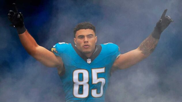 Lucrative contract extension for Jaguars TE Brenton Strange is a win-win