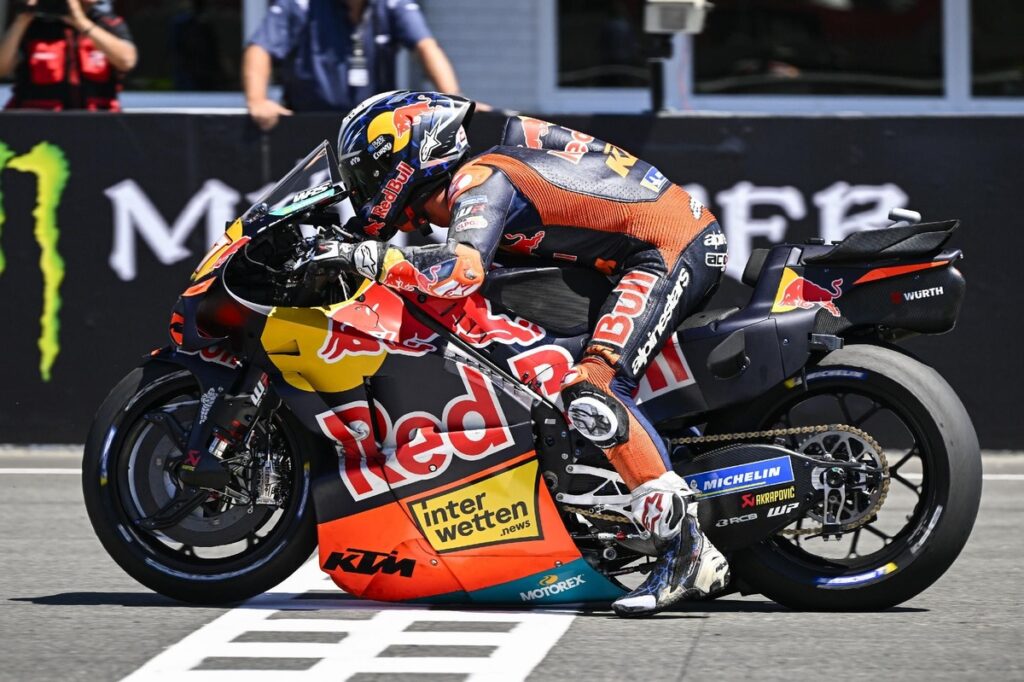 MotoGP bans front holeshot devices immediately, tweaks grid layout from German GP