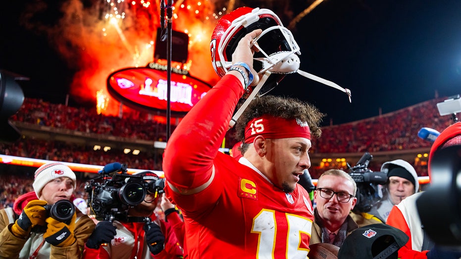 Patrick Mahomes leaps past Dak Prescott as NFL's highest-paid QB with record Chiefs extension worth $504.75M