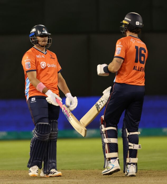 Pretorius and Allen batter Freedom and take Unicorns to the top