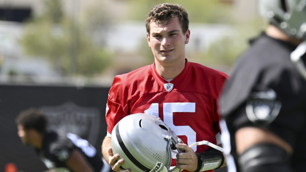 Raiders' Nakobe Dean describes Fernando Mendoza's 'aura'