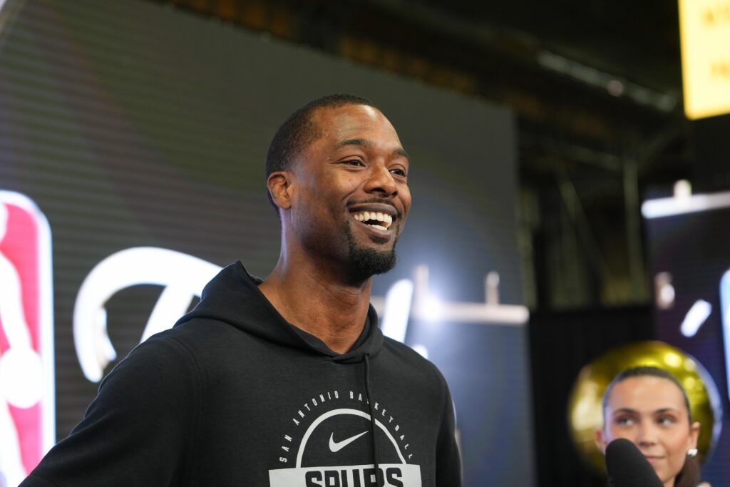 Report: Harrison Barnes will return to the Spurs on a 1-year/$8 million deal