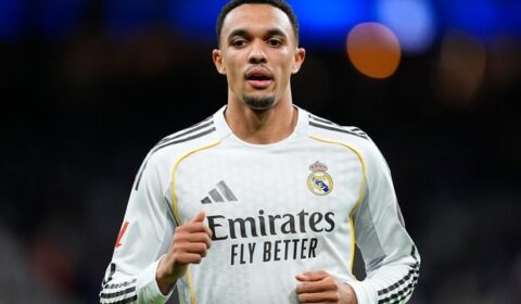 Trent Alexander-Arnold has new reason for concern after latest Jose Mourinho move