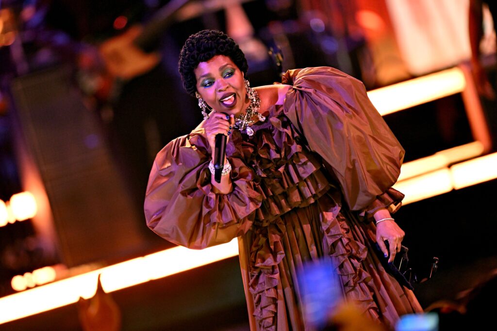 Watch Ms. Lauryn Hill Tribute With SZA, Doechii, and Nas at BET Awards 2026