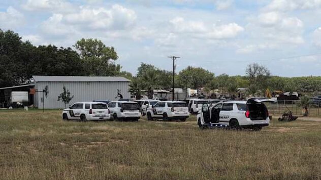 7 people detained at suspected chop shop in Von Ormy, BCSO says